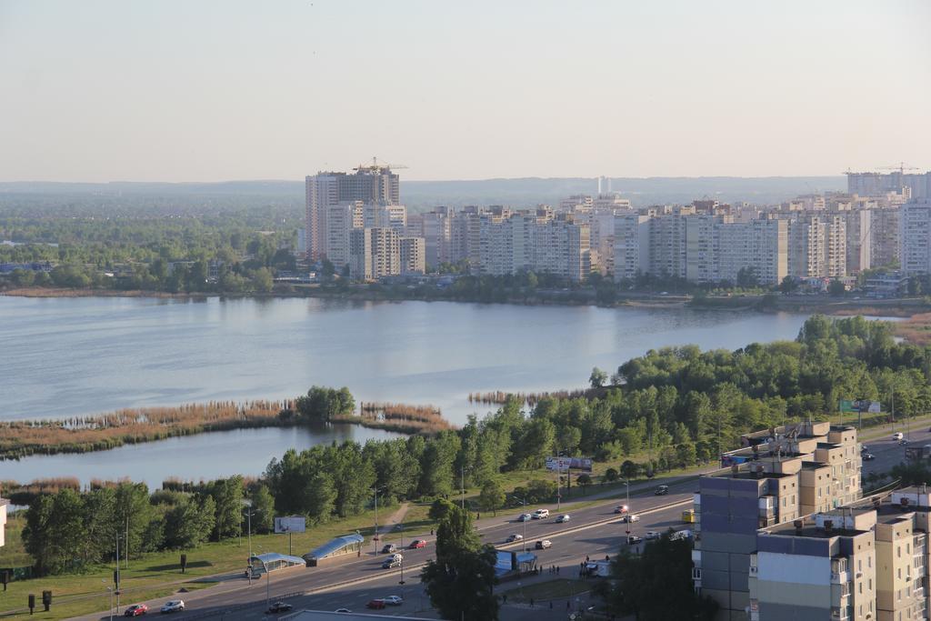 Solo Apartment Virmenska Kiev Buitenkant foto